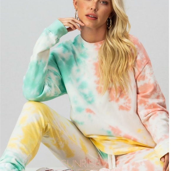 Tops - Tie Dye Crewneck